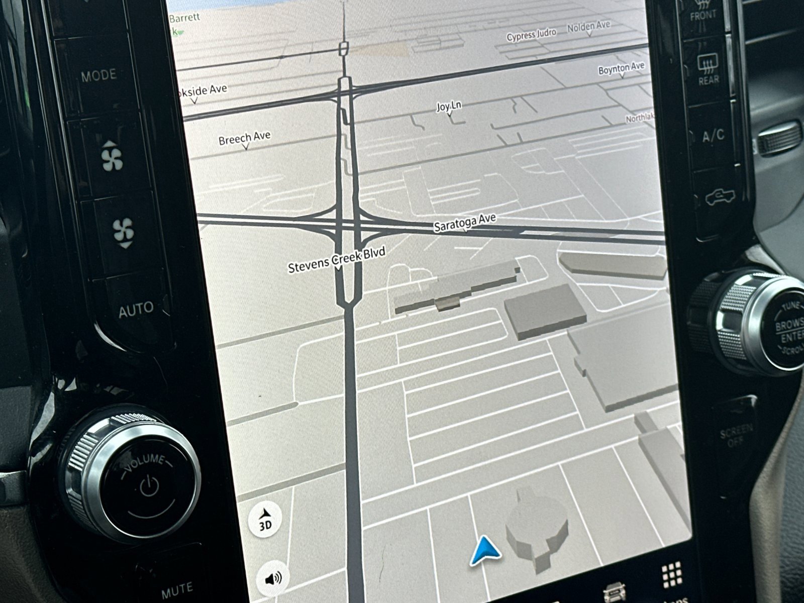 Used 2024 RAM 2500 Laramie image 18