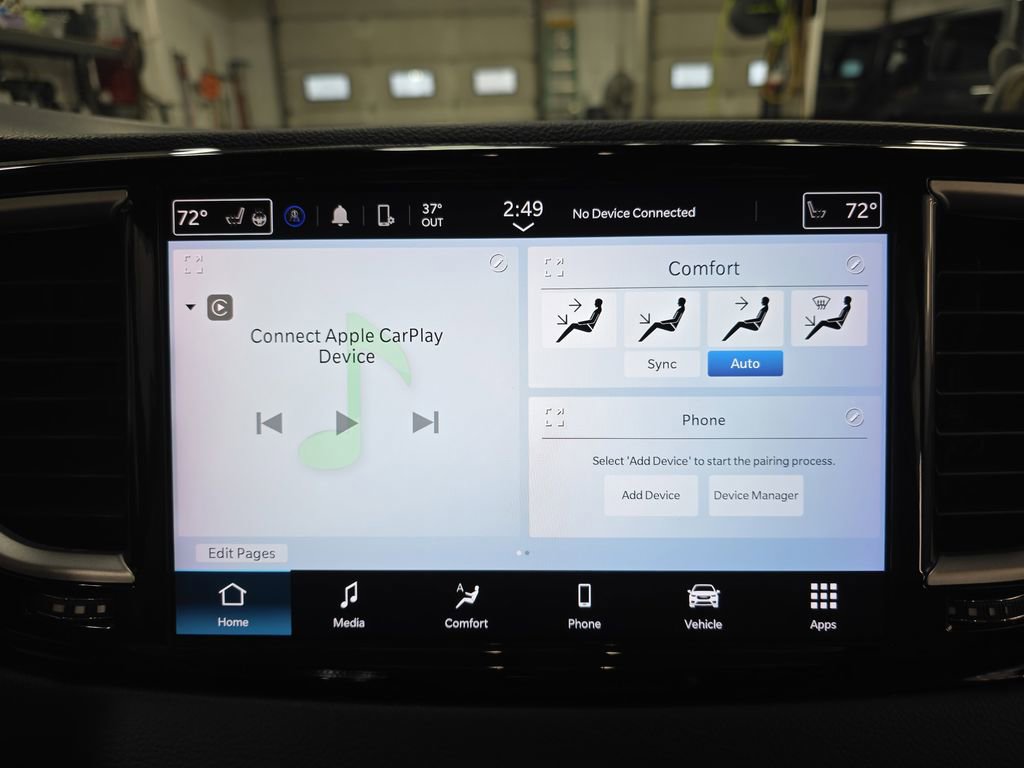 Used 2023 Chrysler Pacifica Touring-L FWD image 25