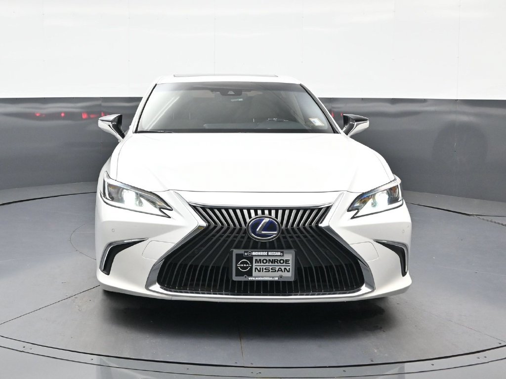 Used 2019 Lexus ES 300h w/ Premium Package FWD image 3