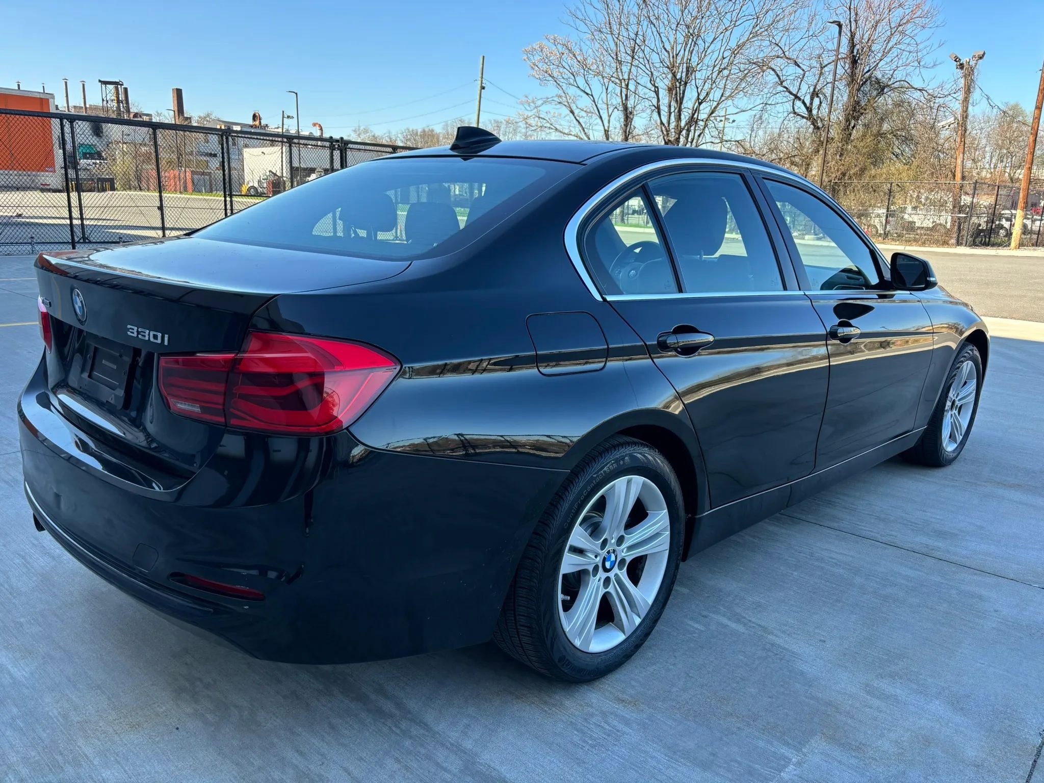 Used 2018 BMW 330i xDrive Sedan w/ Convenience Package image 9