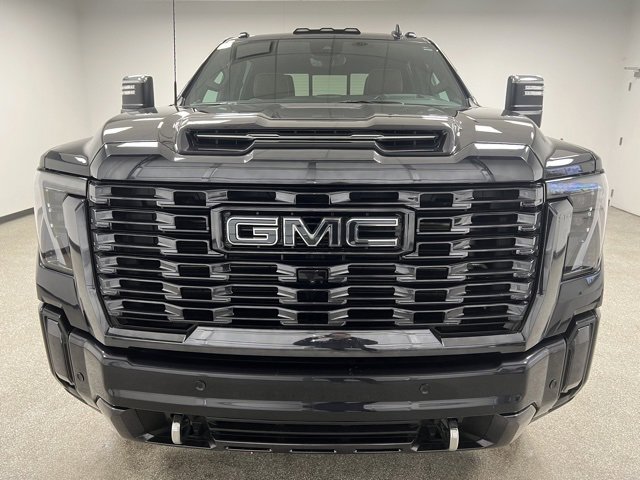 Used 2024 GMC Sierra 3500 Denali Ultimate image 3
