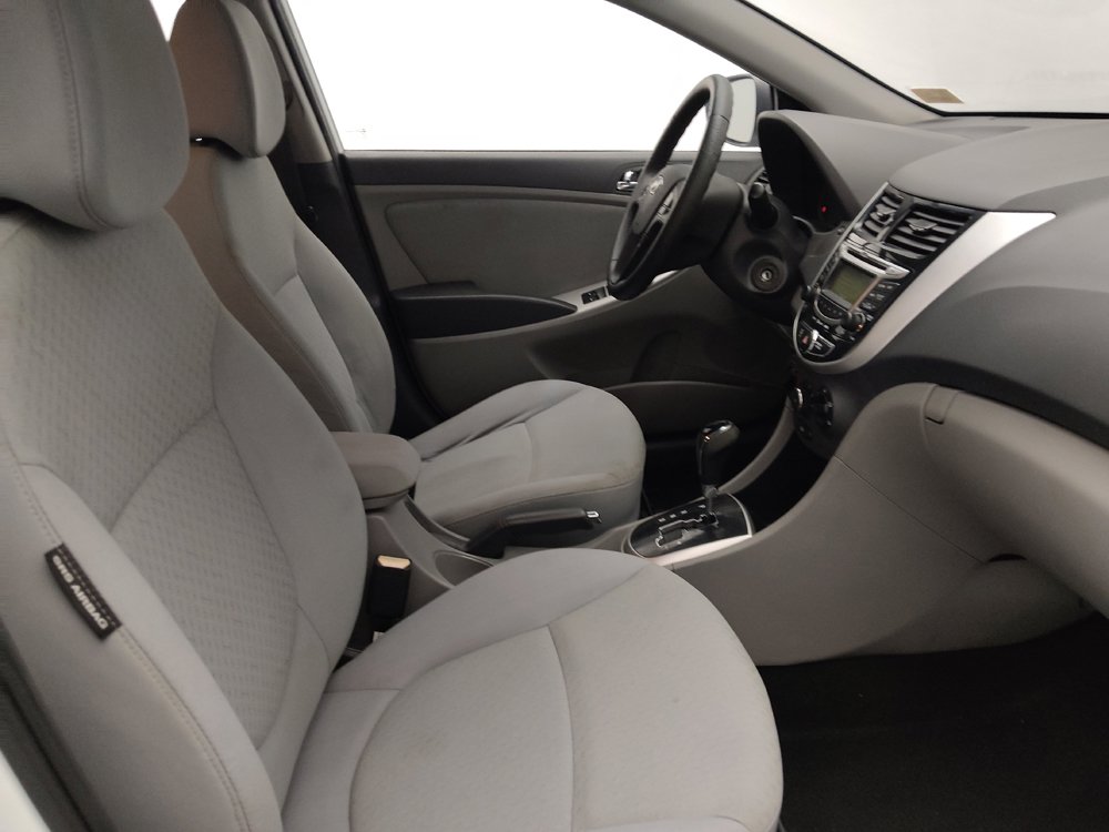 Used 2013 Hyundai Accent SE FWD image 21