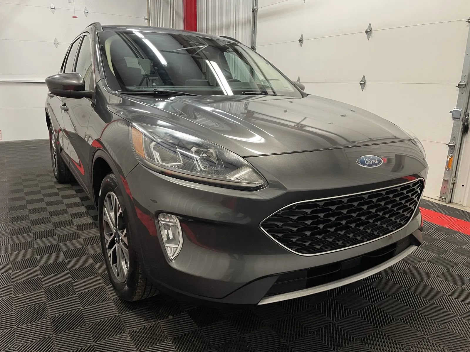 Used 2020 Ford Escape SEL AWD/4WD image 6