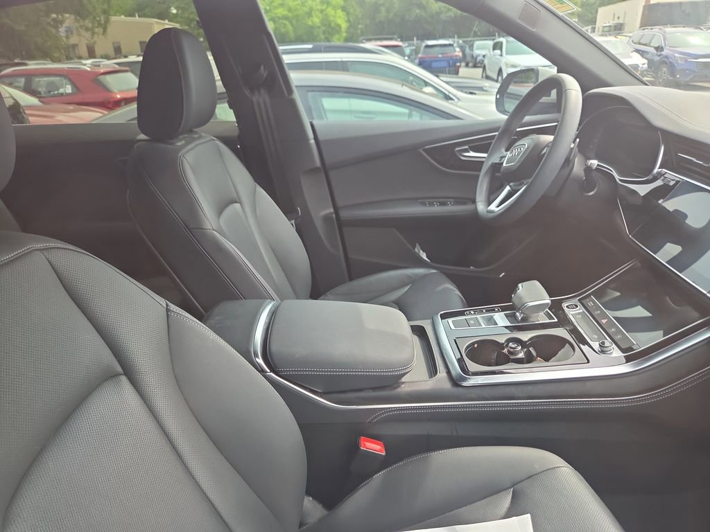 Used 2023 Audi Q8 Premium Plus AWD/4WD image 11