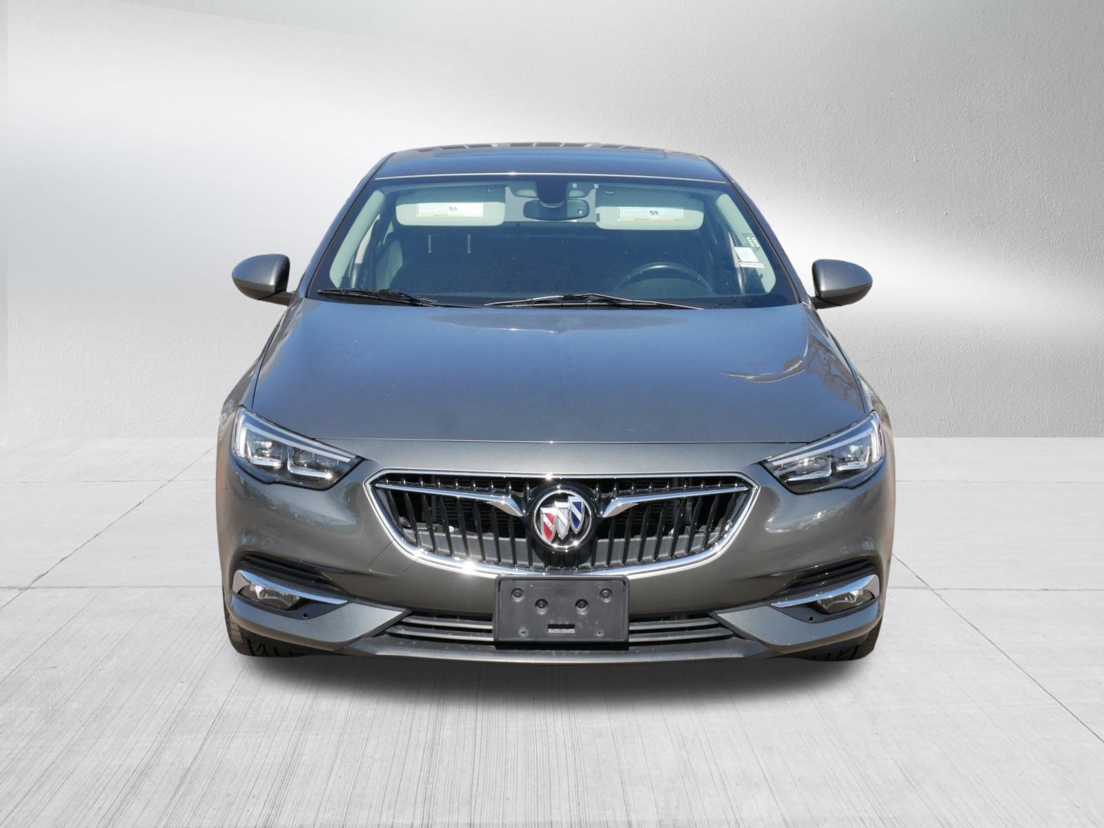 Used 2018 Buick Regal Essence w/ Driver Confidence Package #1 image 2