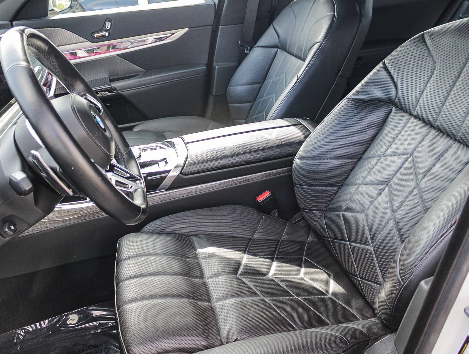 Used 2025 BMW 740i RWD image 18