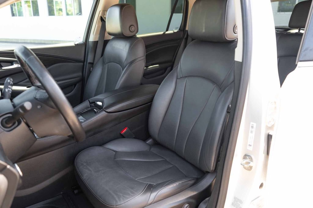 Used 2019 Buick Envision Essence FWD image 14