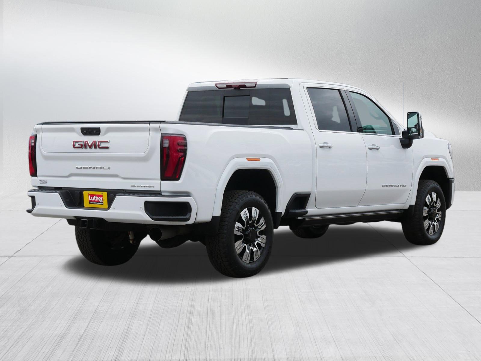 Used 2025 GMC Sierra 3500 Denali w/ Denali Reserve Package image 7
