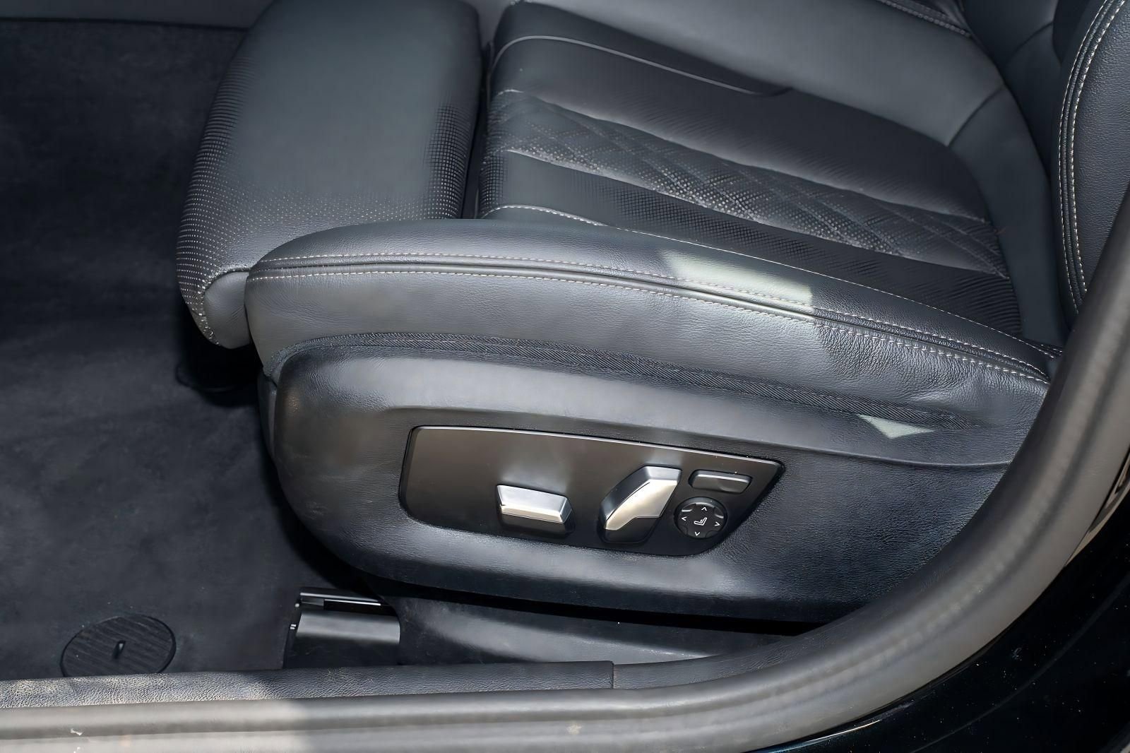 Used 2023 BMW 530i w/ M Sport Package RWD image 30