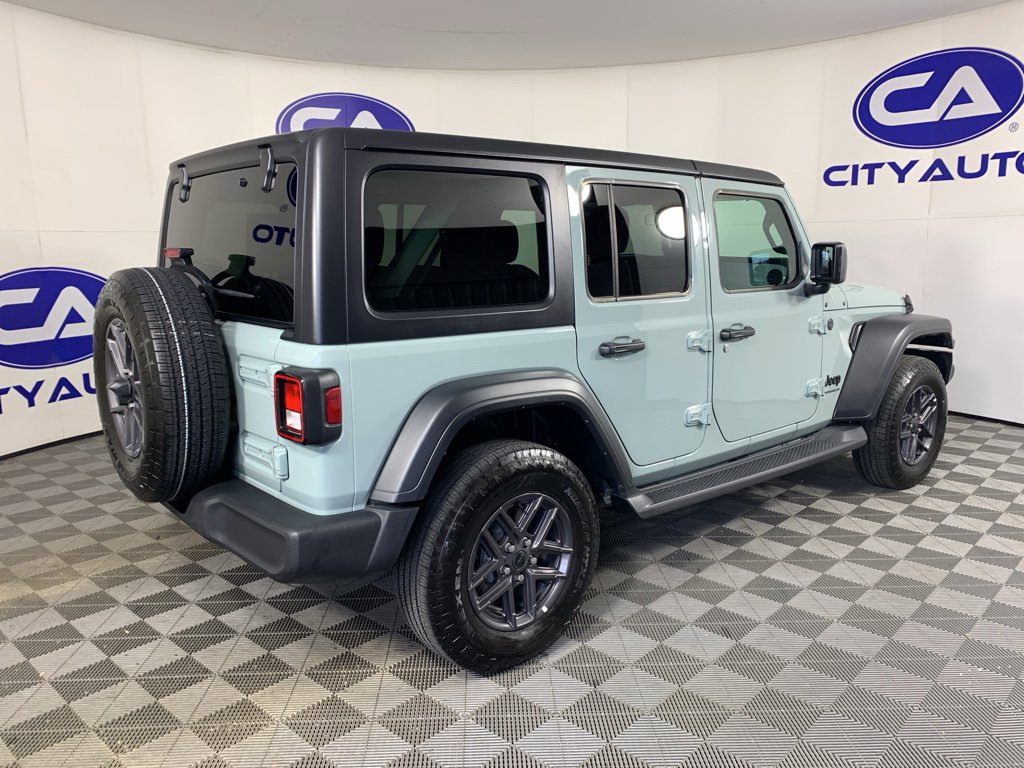 Used 2024 Jeep Wrangler Sport S image 3