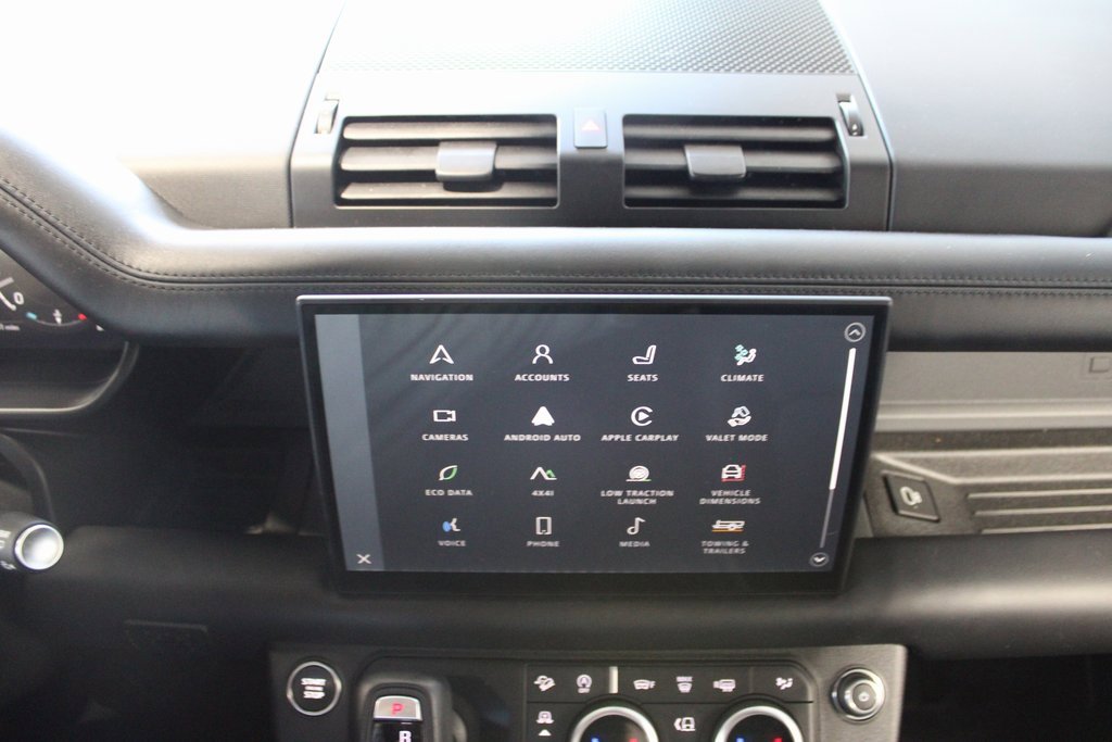 Used 2025 Land Rover Defender 110 X-Dynamic SE image 30
