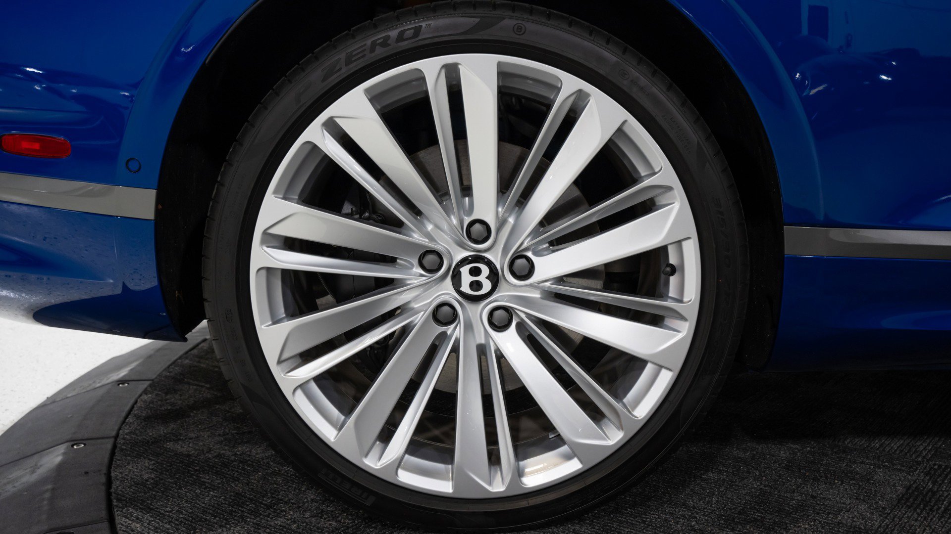 Used 2024 Bentley Continental GT Speed AWD/4WD image 36
