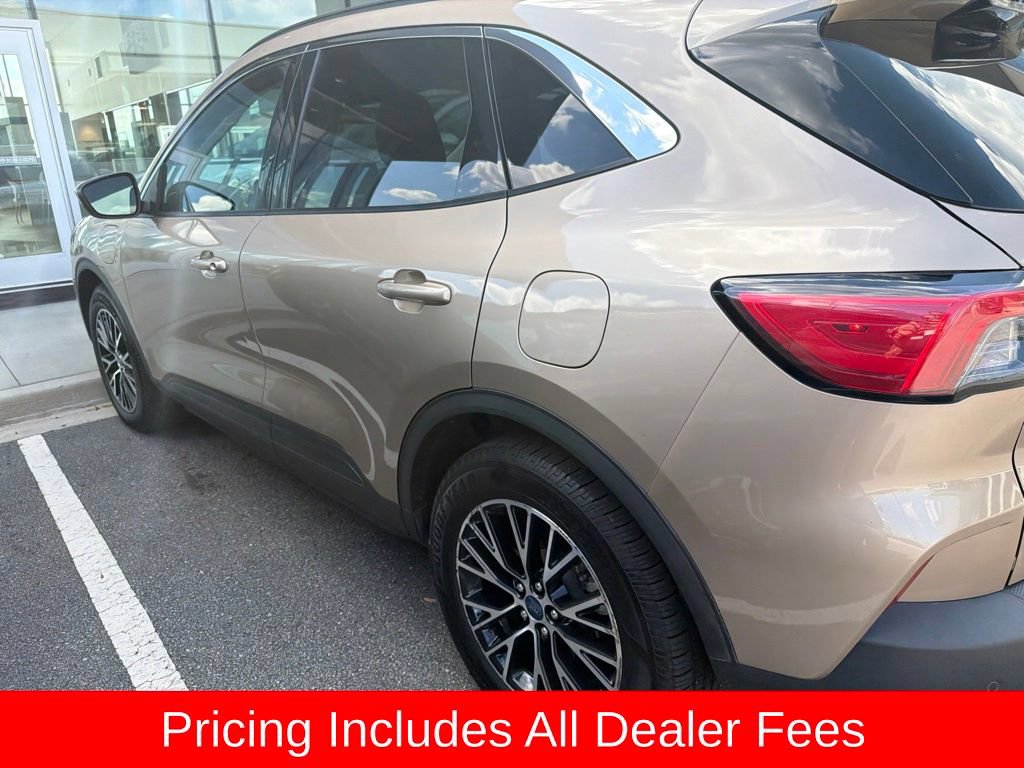 Used 2021 Ford Escape SEL w/ Technology Package FWD image 11