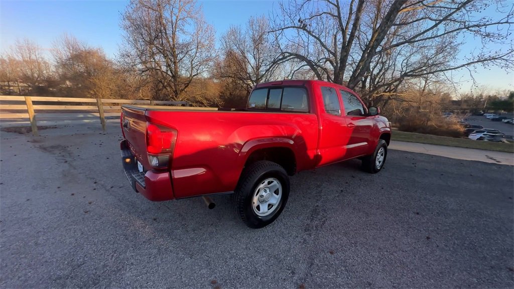 Used 2018 Toyota Tacoma SR image 8
