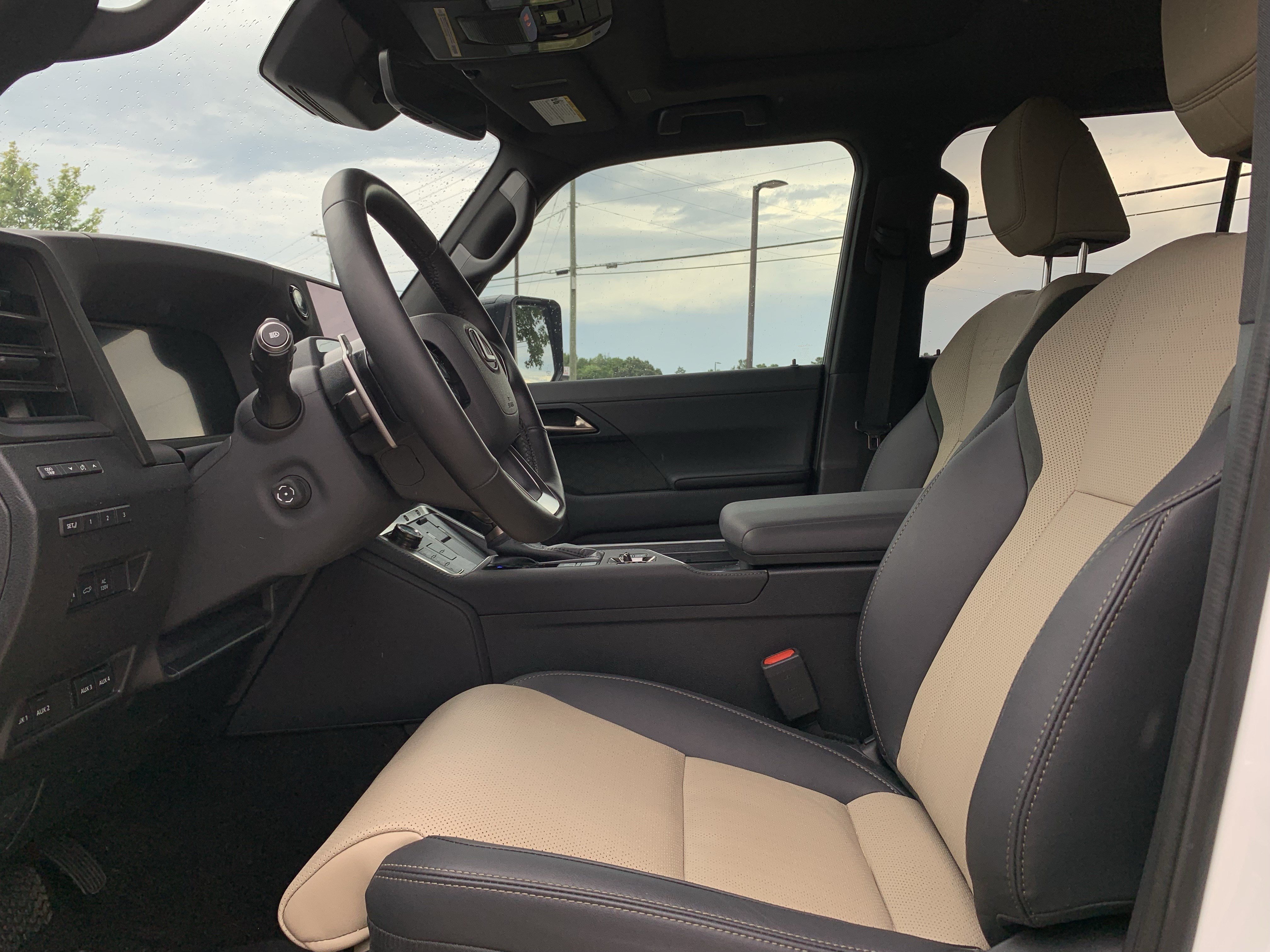Certified 2026 Lexus GX 550 AWD/4WD image 16