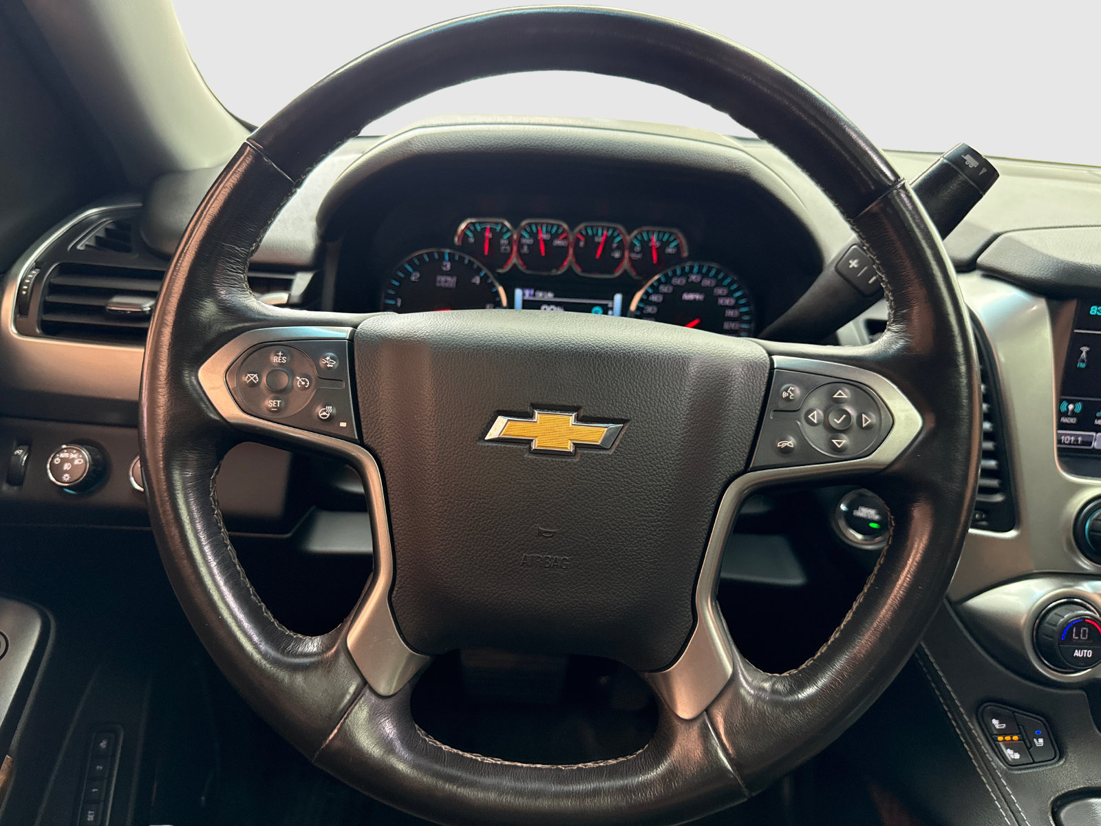 Used 2018 Chevrolet Tahoe Premier AWD/4WD image 19