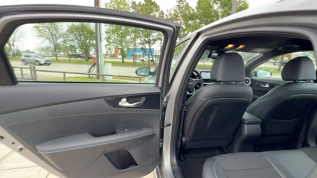 Used 2023 Kia Forte GT-Line image 38