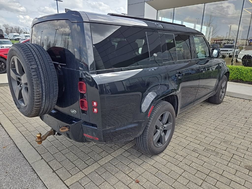 Certified 2023 Land Rover Defender 130 X-Dynamic SE image 5
