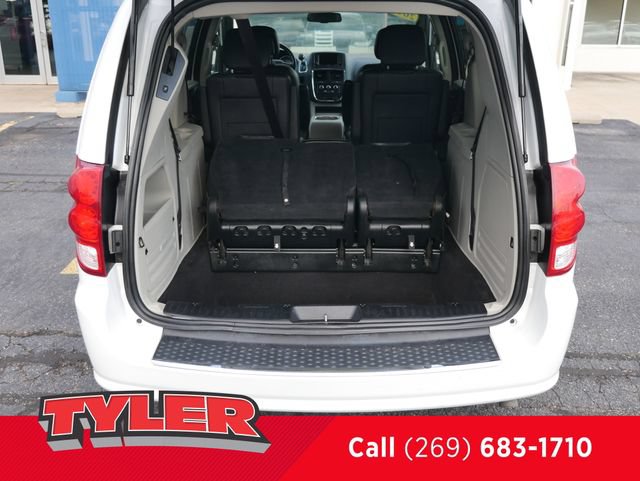 Used 2017 Dodge Grand Caravan SXT FWD image 18