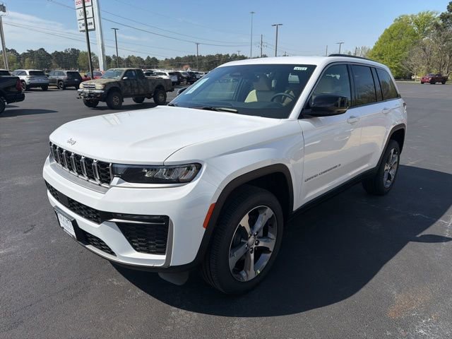 New 2026 Jeep Grand Cherokee Limited RWD image 4