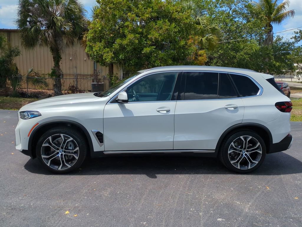 Used 2024 BMW X5 sDrive40i w/ Premium Package image 7