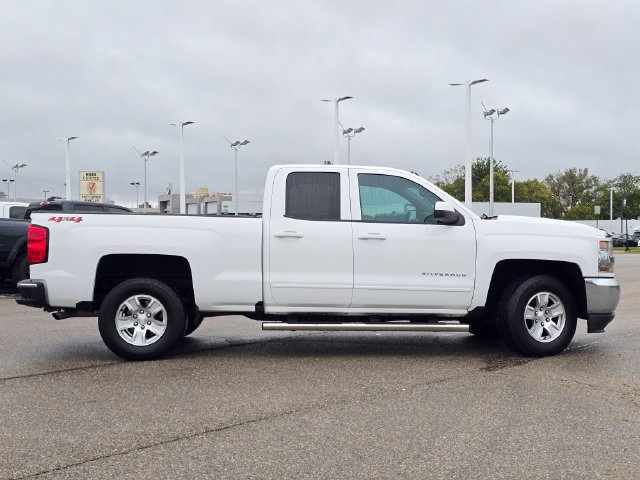 Used 2018 Chevrolet Silverado 1500 LT AWD/4WD image 29