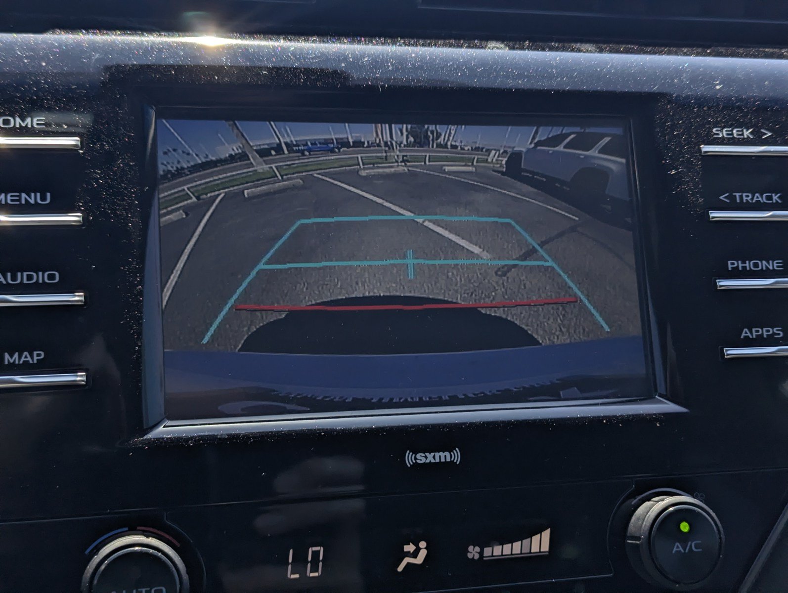 Used 2020 Toyota Camry SE w/ Carpet Mat Package FWD image 11