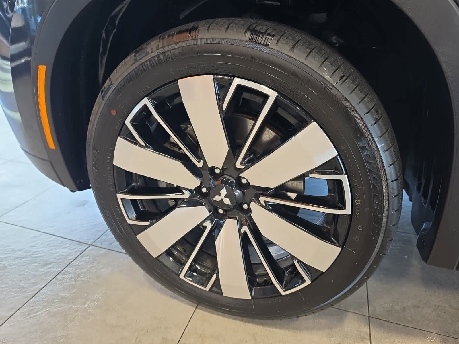Used 2026 Mitsubishi Outlander SE FWD image 14