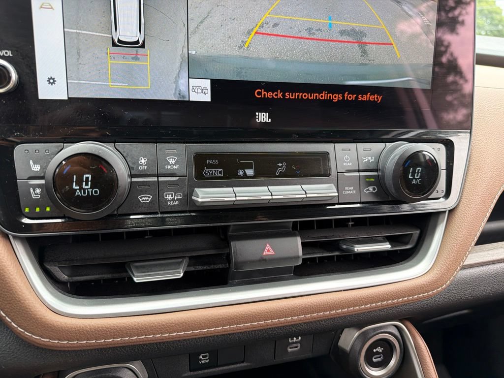 Used 2024 Toyota Grand Highlander AWD image 12