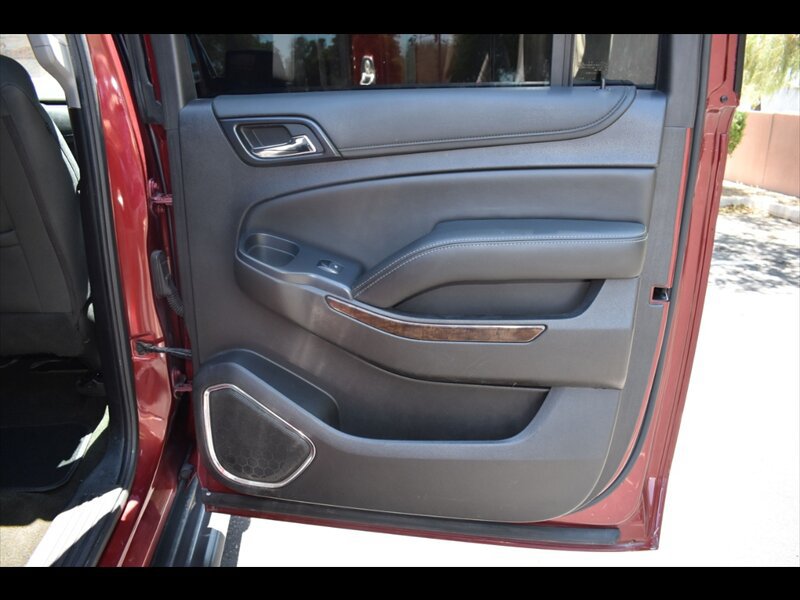 Used 2017 Chevrolet Suburban LS RWD image 29