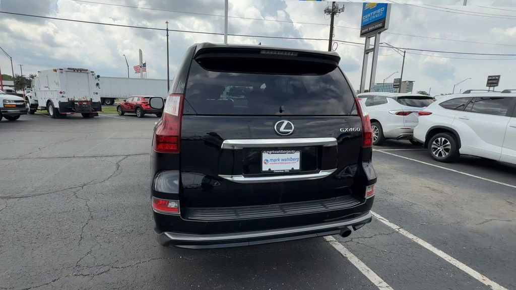 Used 2022 Lexus GX 460 Premium w/ Accessory Package AWD/4WD image 7