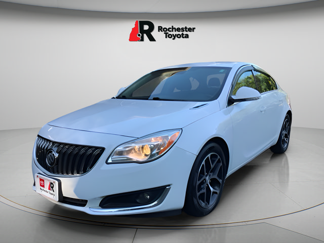 Used 2017 Buick Regal Sport Touring FWD image 3