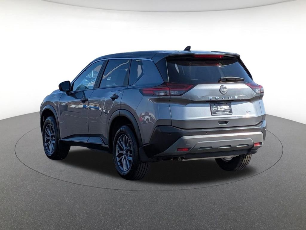 Used 2023 Nissan Rogue S image 7