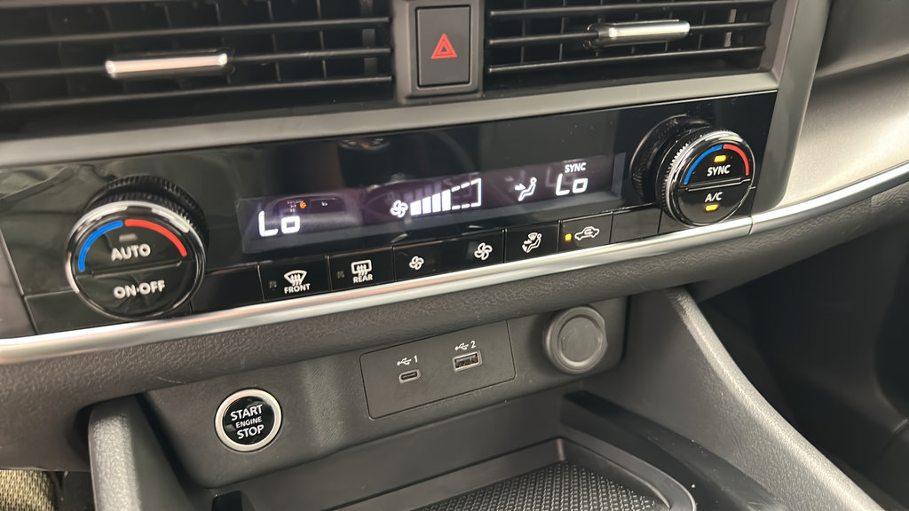 Used 2023 Nissan Rogue SV AWD/4WD image 20