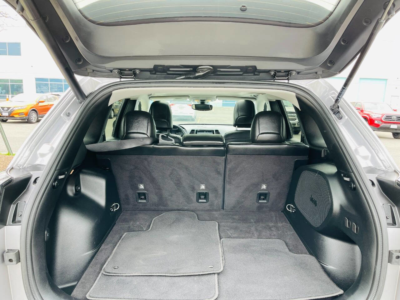 Used 2019 Jeep Cherokee Limited image 26