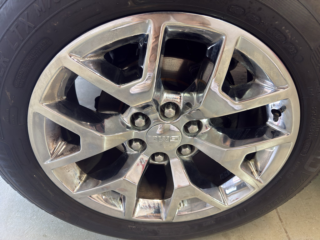 Used 2014 GMC Sierra 1500 SLT w/ SLT Crew Cab Value Package AWD/4WD image 34