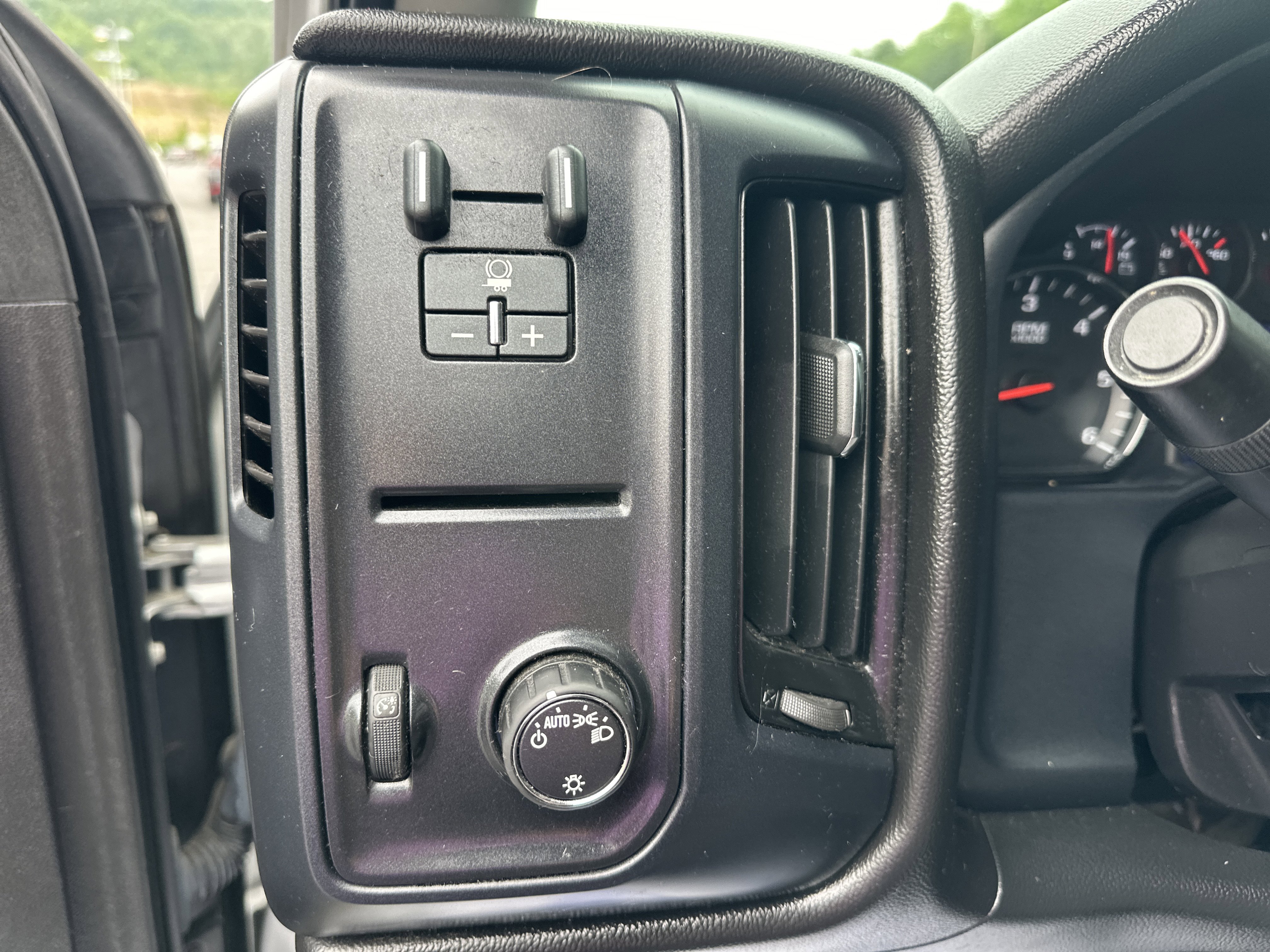 Used 2016 Chevrolet Silverado 1500 Custom w/ Trailering Package AWD/4WD image 10