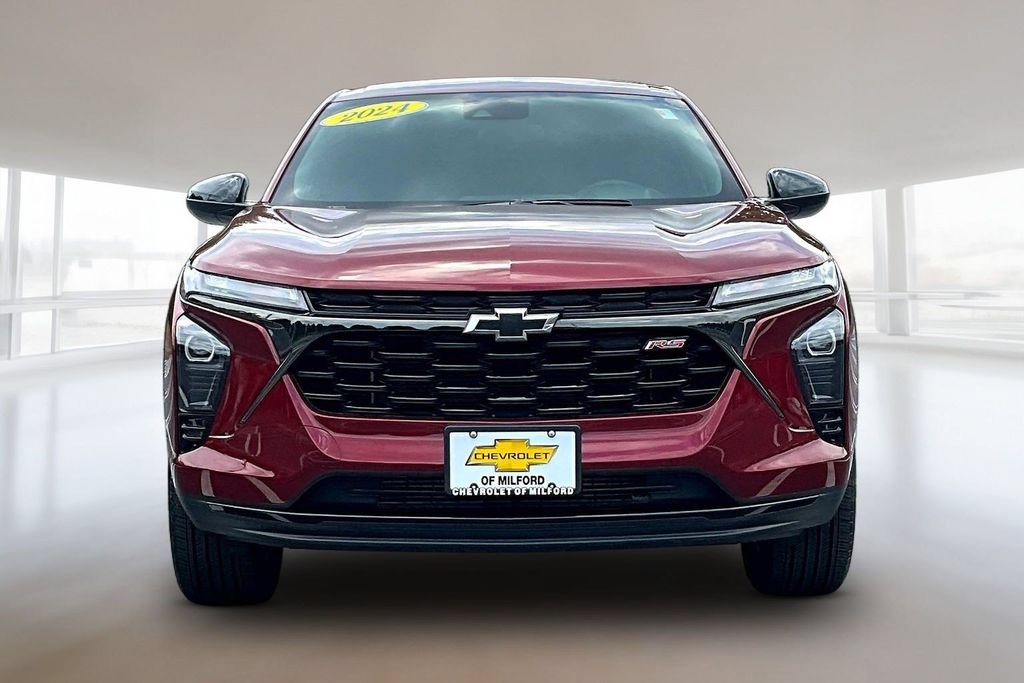 Used 2024 Chevrolet Trax RS FWD image 2
