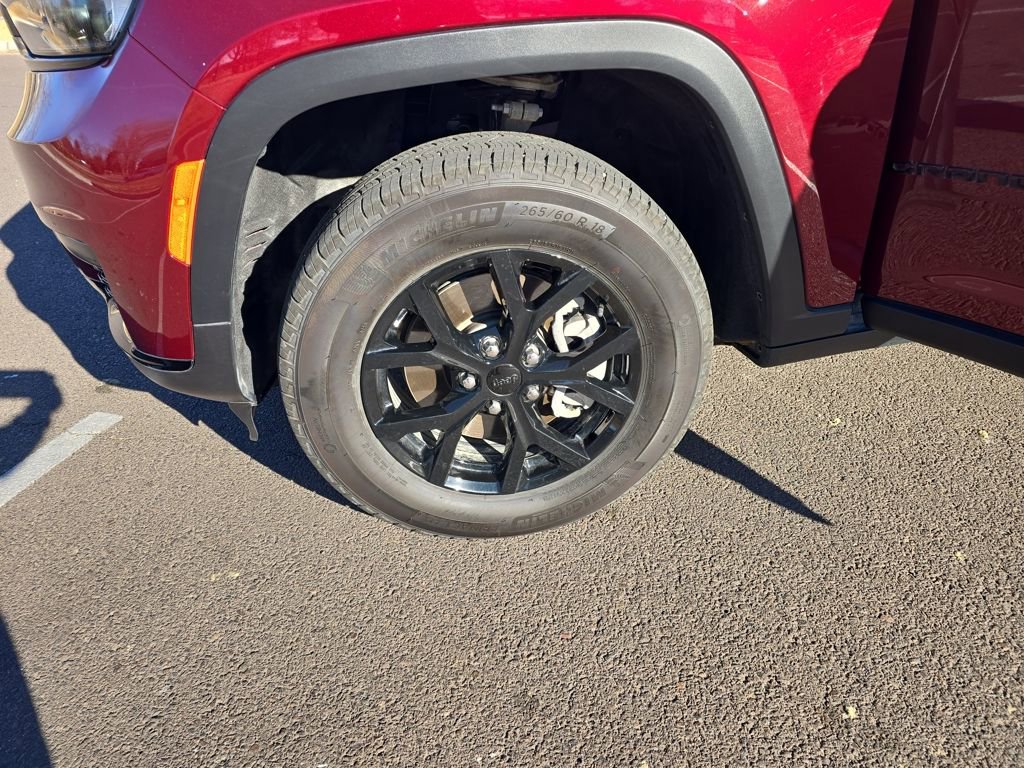 Used 2025 Jeep Grand Cherokee L Laredo image 27