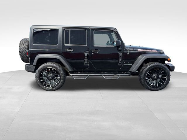 Used 2012 Jeep Wrangler Unlimited Rubicon w/ Connectivity Group image 8