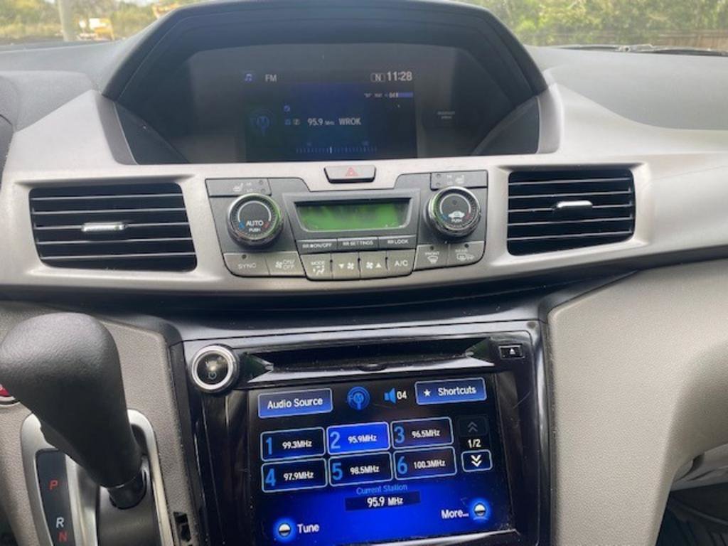 Used 2015 Honda Odyssey EX-L image 10