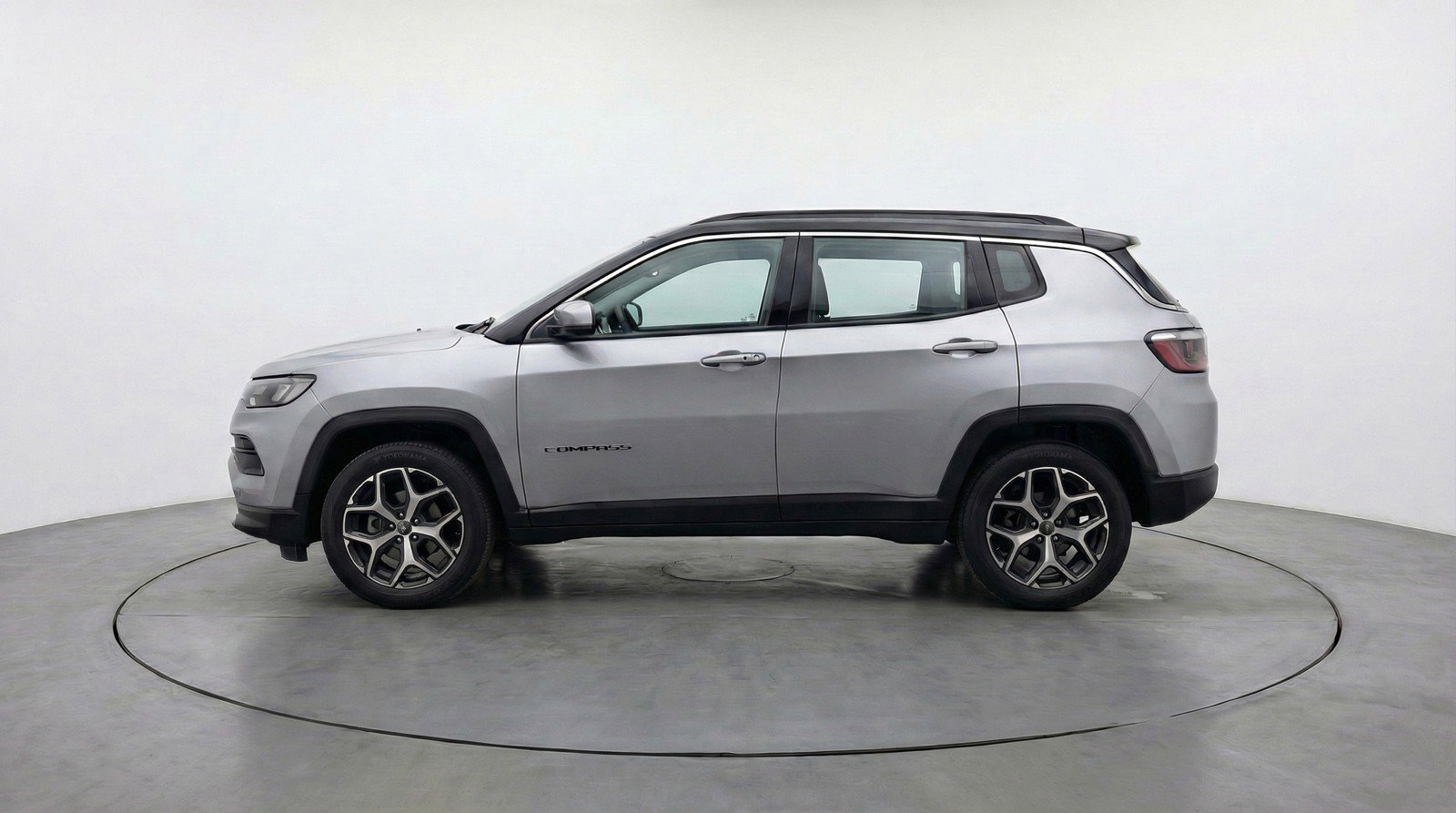 Used 2025 Jeep Compass Limited image 5