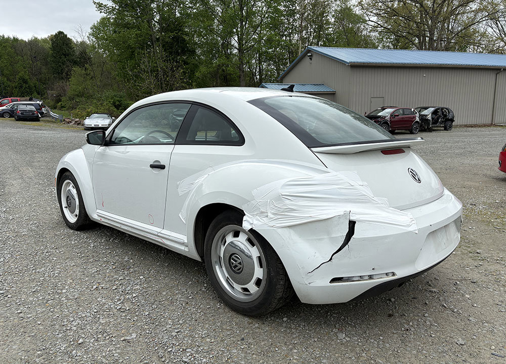 Used 2015 Volkswagen Beetle 1.8T Classic FWD image 1