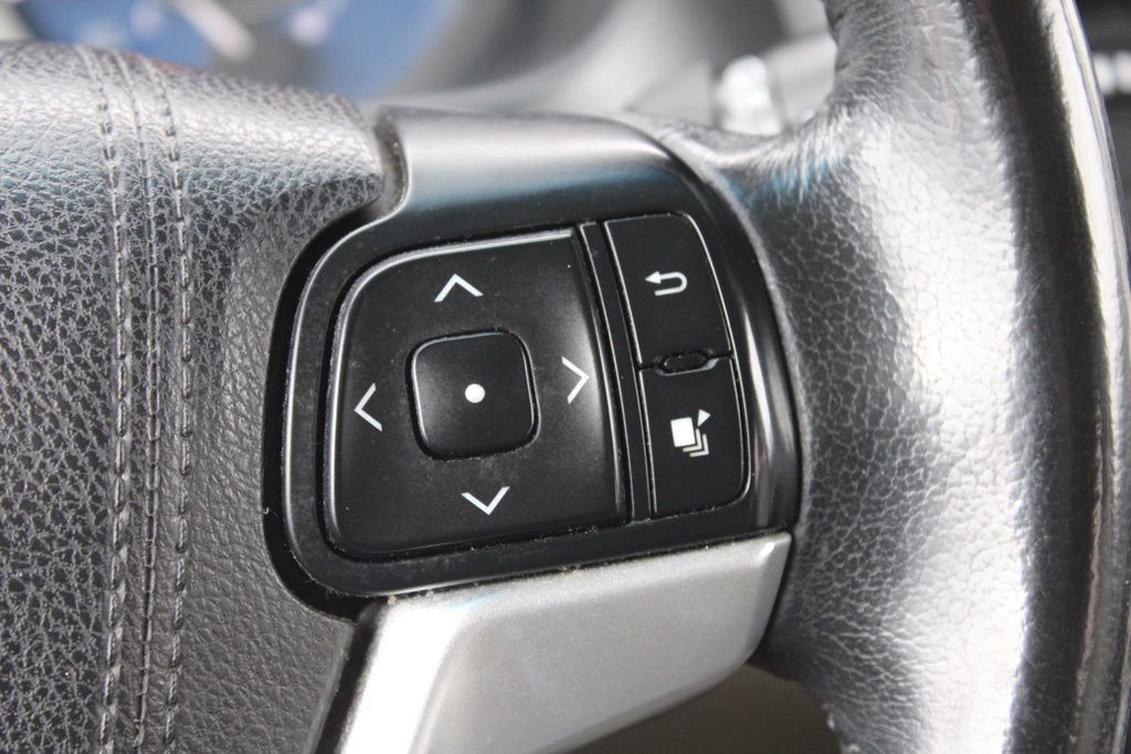 Used 2017 Toyota Sienna XLE Premium image 35