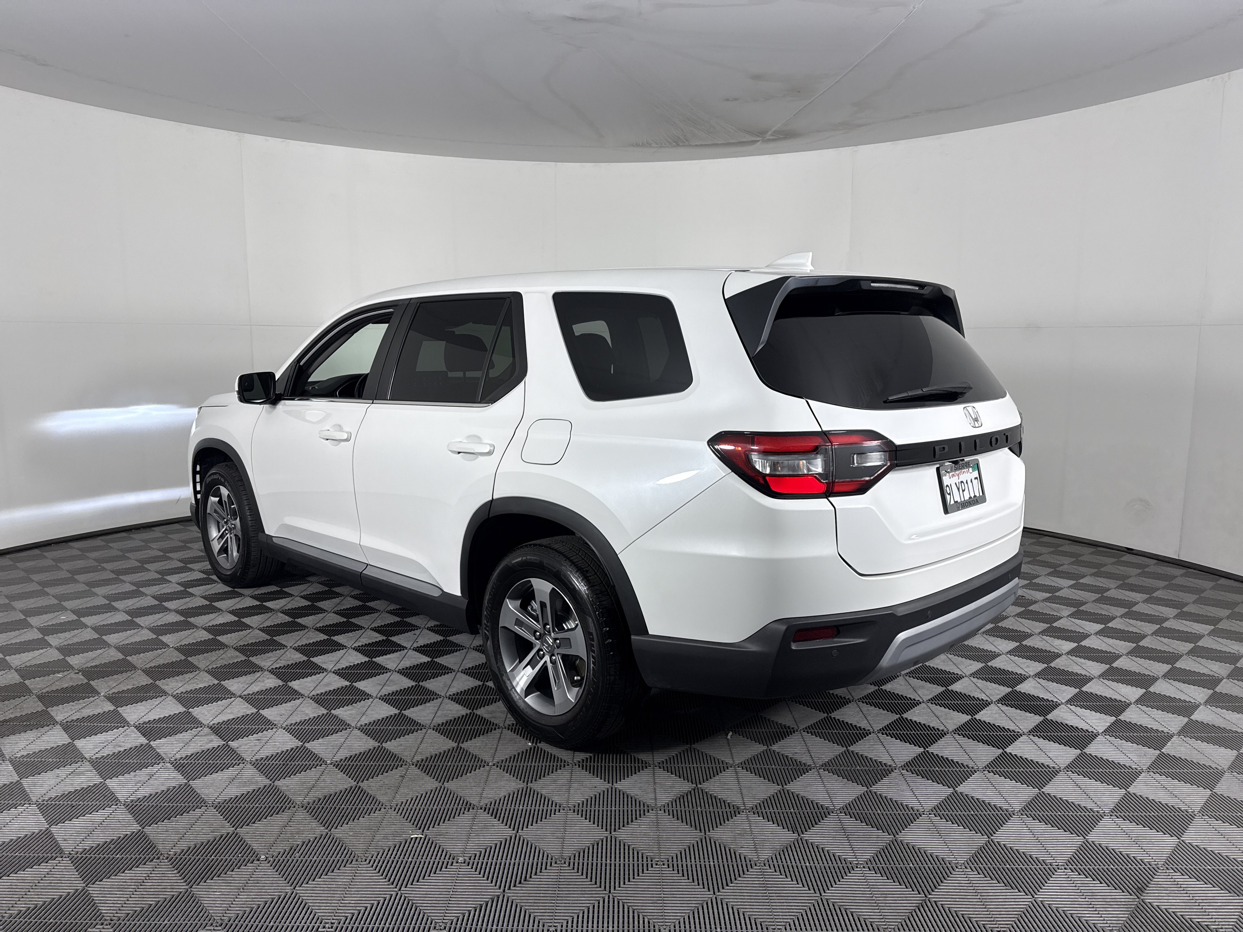 Certified 2024 Honda Pilot EX-L image 7