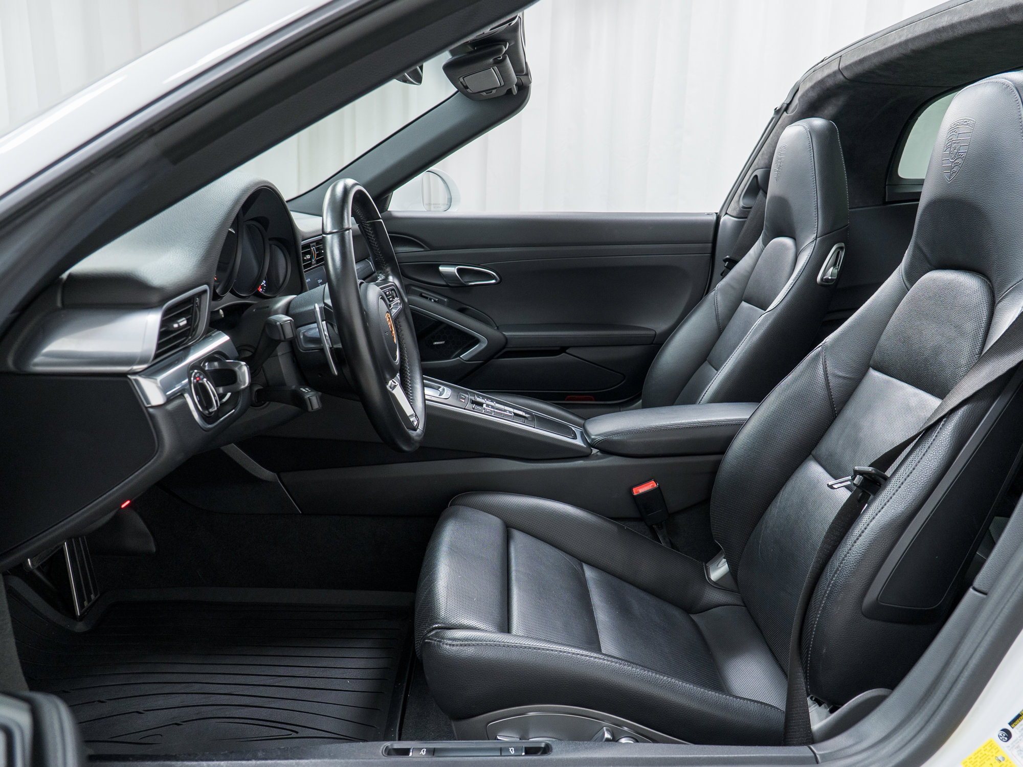 Certified 2019 Porsche 911 Targa 4S image 16