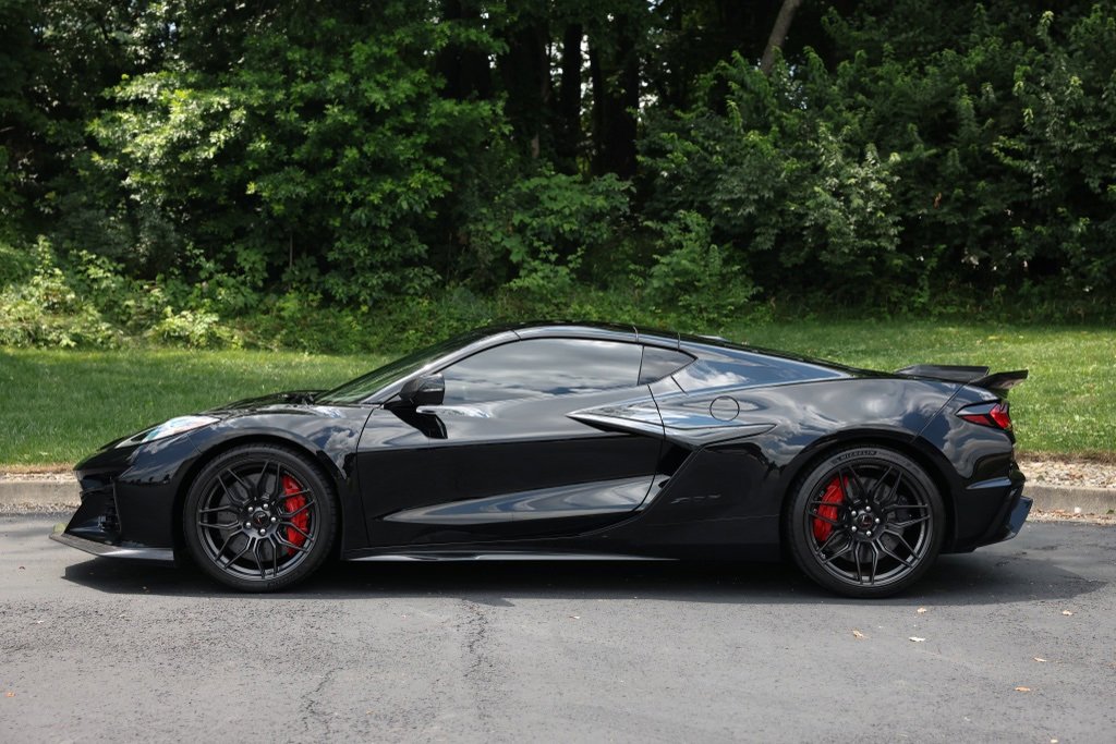 Used 2024 Chevrolet Corvette Z06 image 19