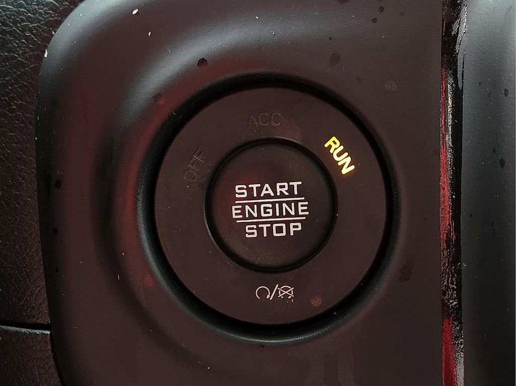 Used 2021 Jeep Wrangler Sport S image 16