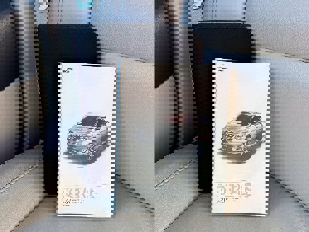 Used 2010 Ford Taurus SEL FWD image 25