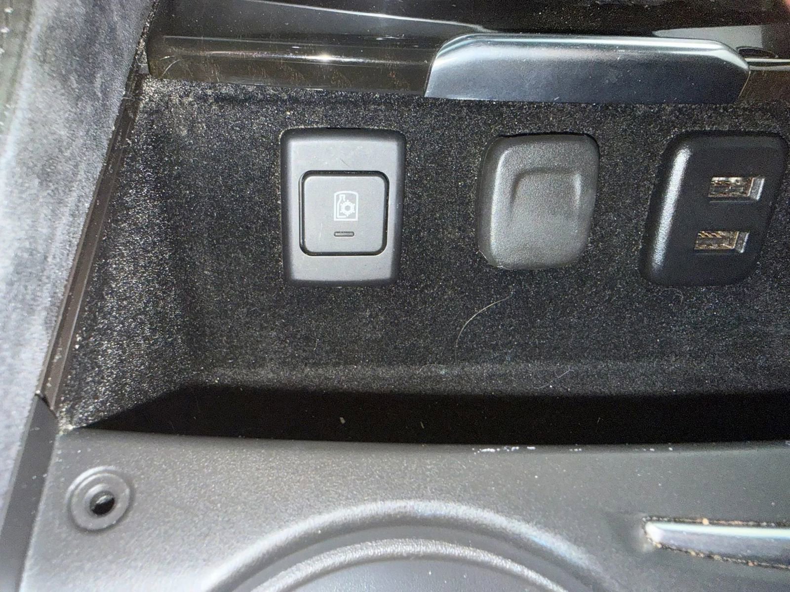 Used 2018 Cadillac Escalade ESV Platinum AWD/4WD image 45